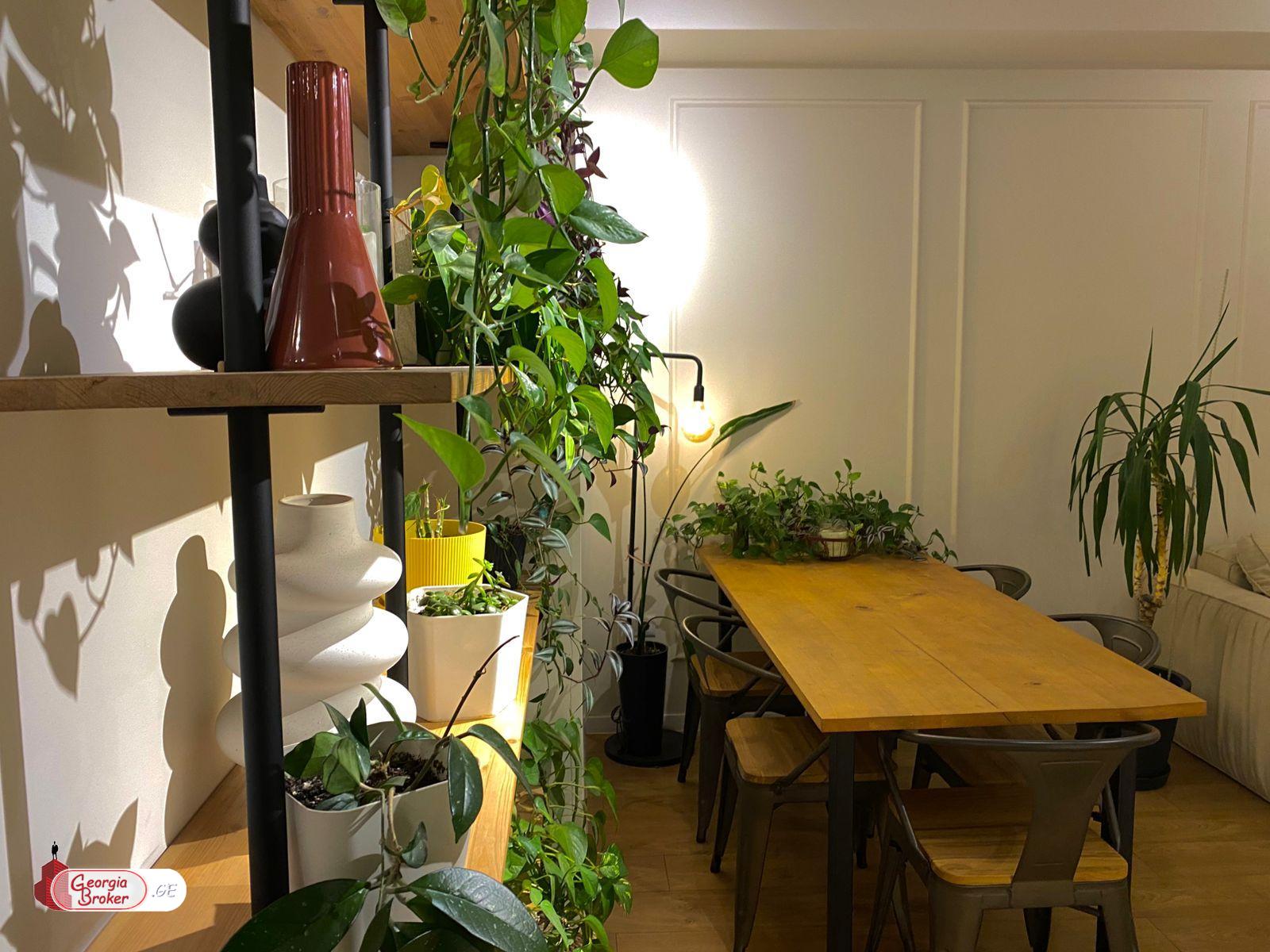 იყიდება ახალი გარემონტებული 5 ოთახიანი ბინა